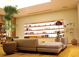 植栽を担当した多賀城市立図書館の室内
