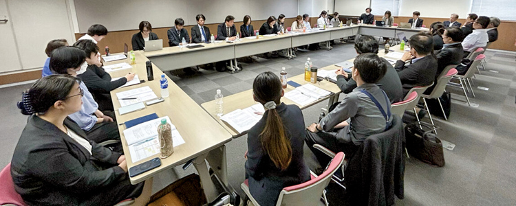 半期ごとの節目に開催している「全体会」