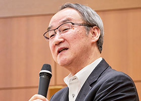 河﨑照行氏