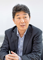 鈴木敦詞監査担当