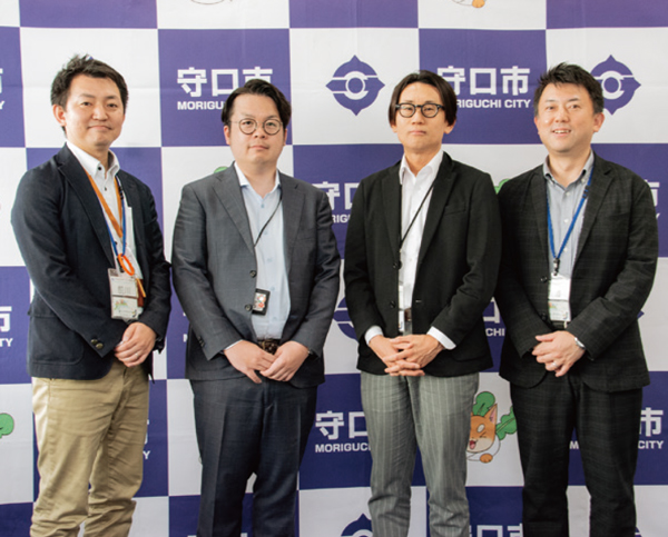 左から、前川氏、藤原主任、大下課長、渡邉課長