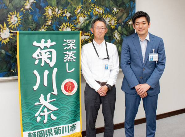 左から、石川係長、赤堀主任主査