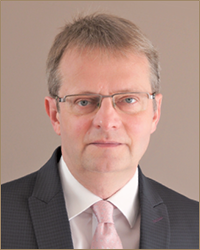 Prof. Dr. Klaus Henselmann クラウス・ヘンゼルマン博士