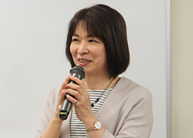 研修講師：小川淳子氏